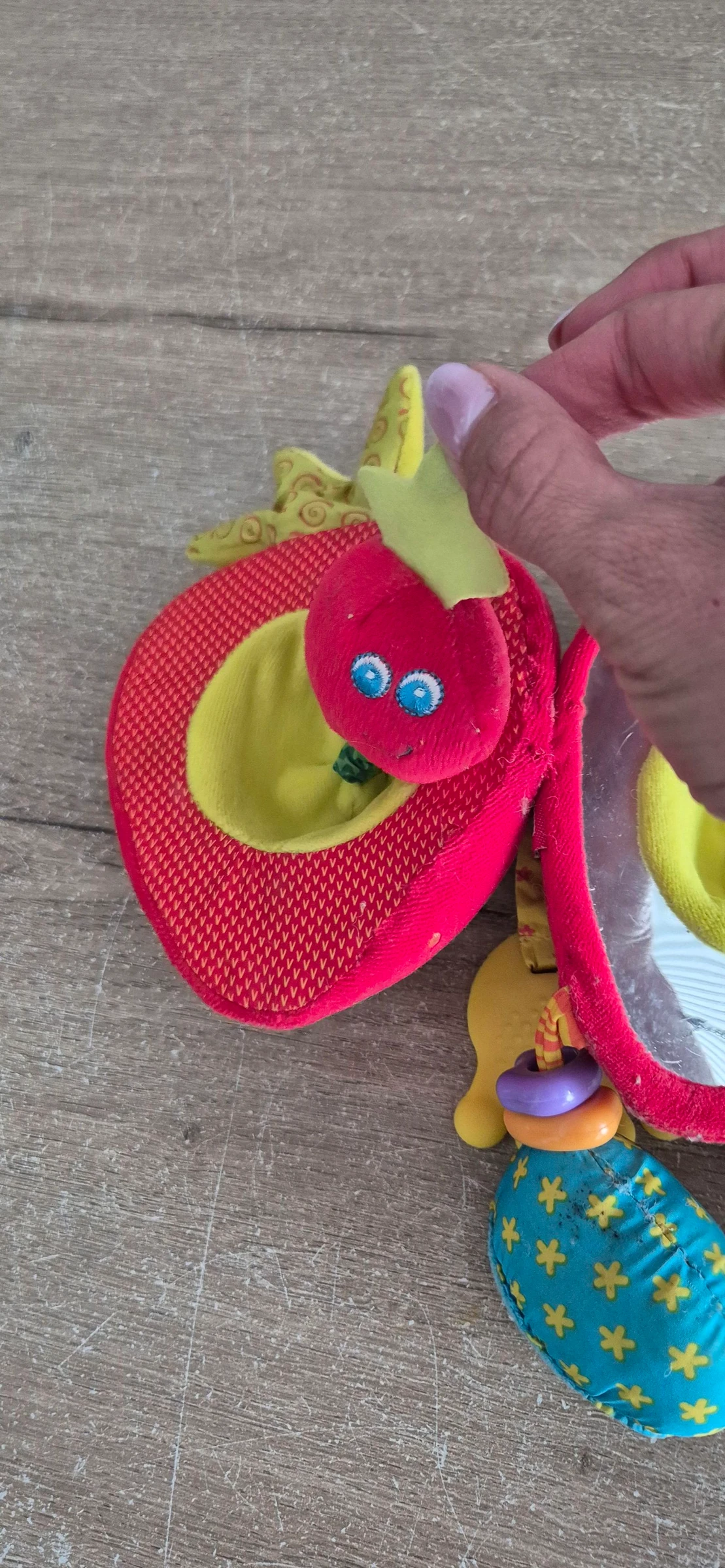 Fruity Pals Strawberry Activity Plush – photo 3